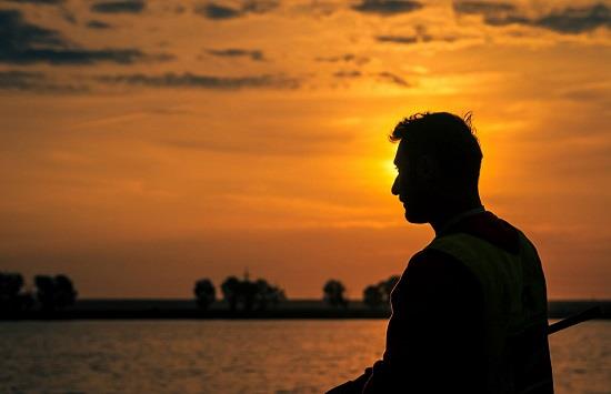 Protectia solara inteligenta. Cu ce ne imbracam pe canicula la pescuit?